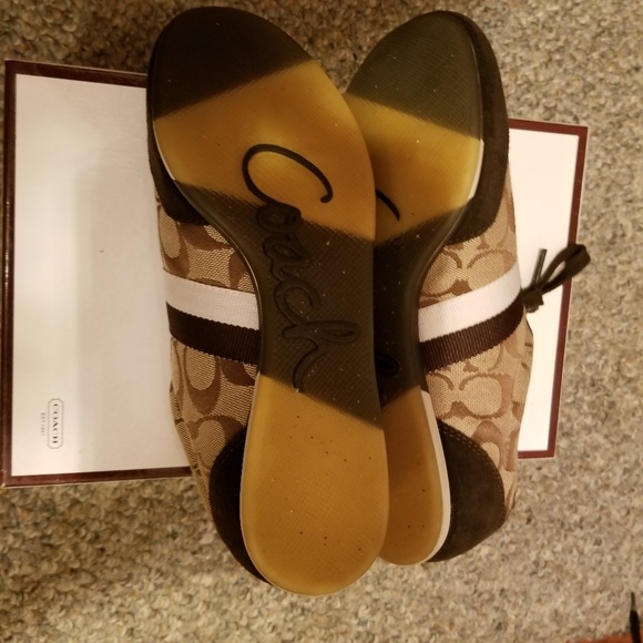 Coach JOSS shoes size 8.5 ( brown /cream ) - Picture 3 of 4